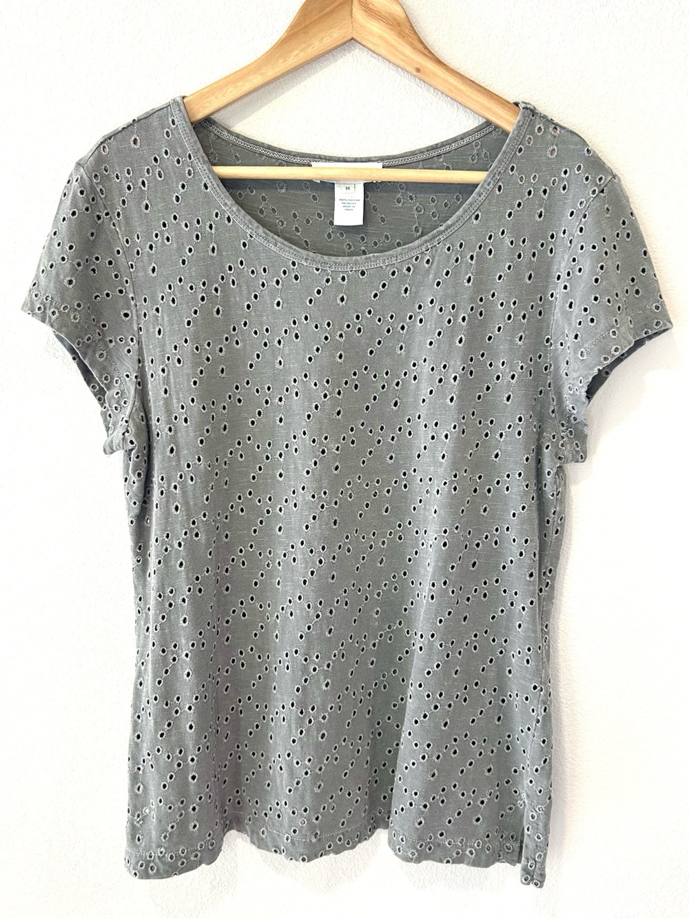Sundance Gray Eyelet Lace Boho T-Shirt Short Sleeve Top 100% Cotton Size M